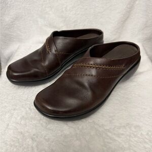 LL BEAN Women's 7 M Dark Brown Leather Clog Slip On Mule
Boho Kennebunkport